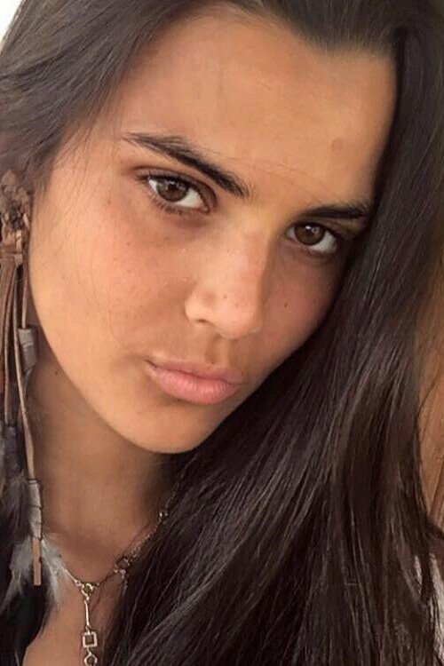 Ilona Hattab as Vanessa lycée