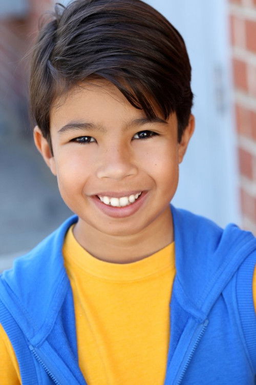 Samuel Sadovnik as Jonathan