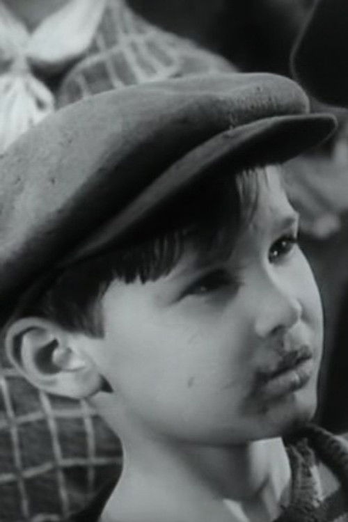 Claude Roy as le petit garçon à la tortue