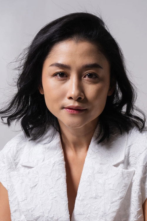 Jenny Zhang as Dina's Mother