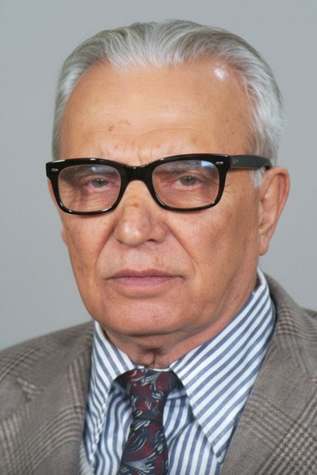 Sıtkı Akçatepe as Nazır Paşa