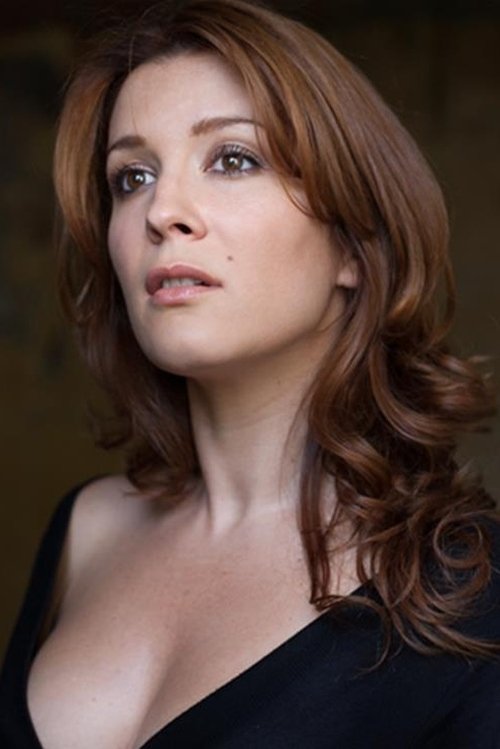 Giulia Gualano as Corrispondente TG