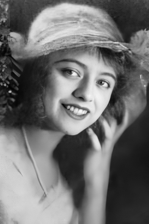 Charlotte Pierce as Araminta Lee