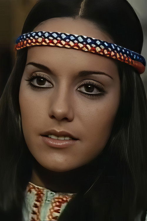 Libânia Almeida as Luciana
