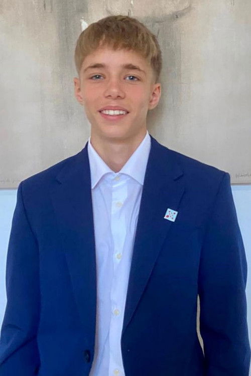 Orlando Mazza as Cesare