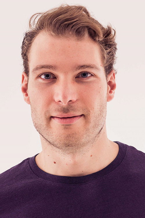 Thomas Chavianidis as Marios