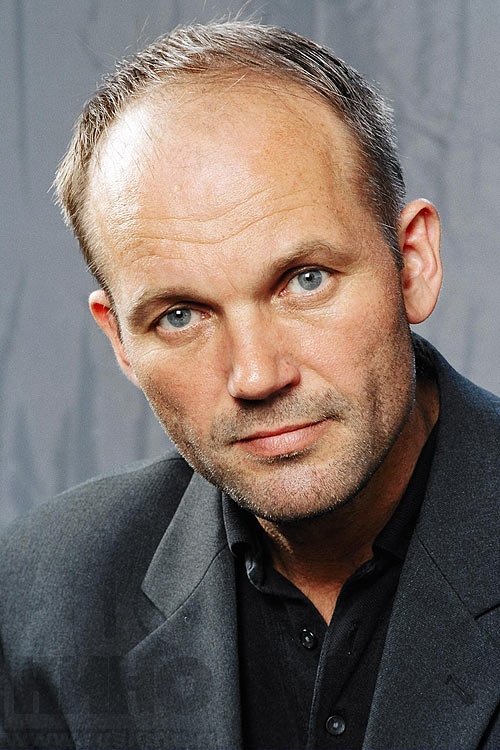 Andrei Khvorov as Andrey