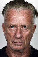 Ludwig Hollburg as Hauptmann Walde