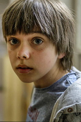 Dominik Kowalczyk as Łukasz Borski