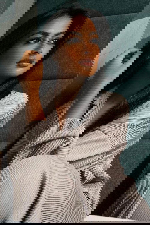 في فؤاد as Ms. Dina