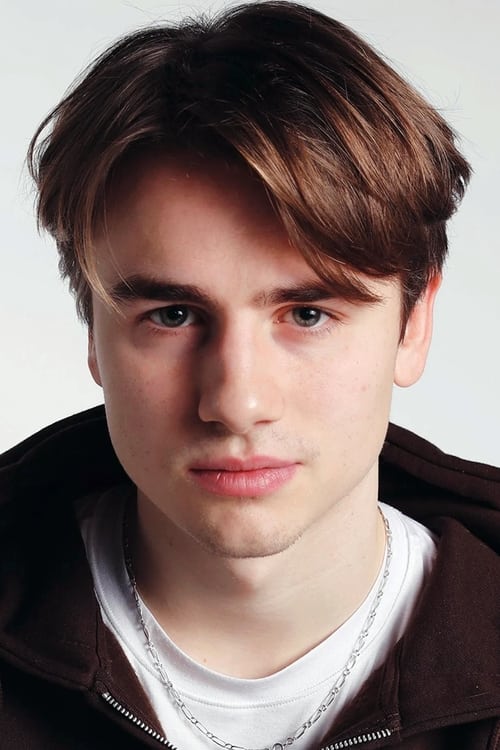 Paul Beaurepaire as Lucas (18 ans)