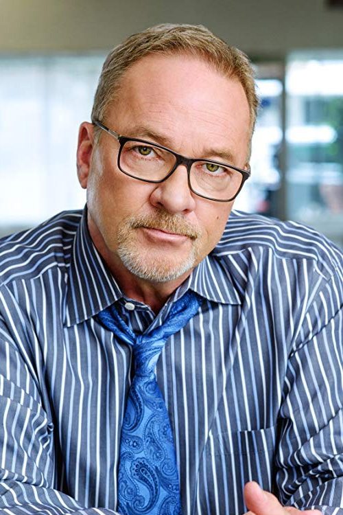 Mark Thompson as Officer Mark