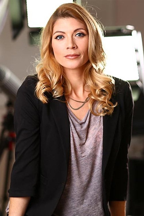 Liselle Bailey as Sarah