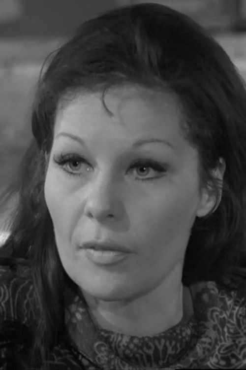 Marita Böhme as Karla