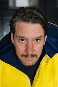 Alexander Peiler as Mark