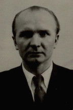 Konstantin Stenkin as Trainer at the jumping tower (uncredited)