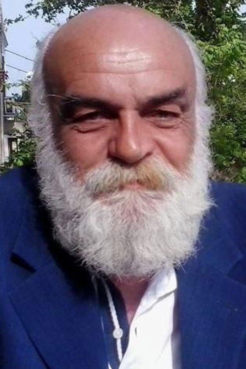 Hüseyin Özay as Tarih Profesörü