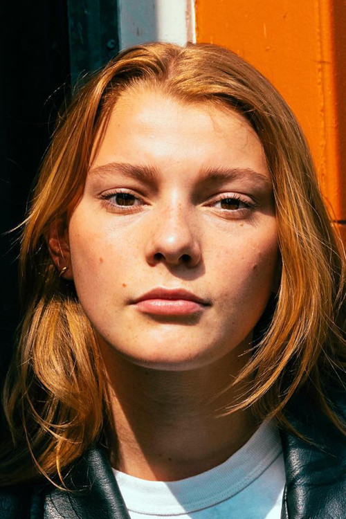 Livia Lamers as Foekje (Young)