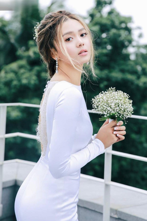 Shwe Hmone Yati as Eant Htar May