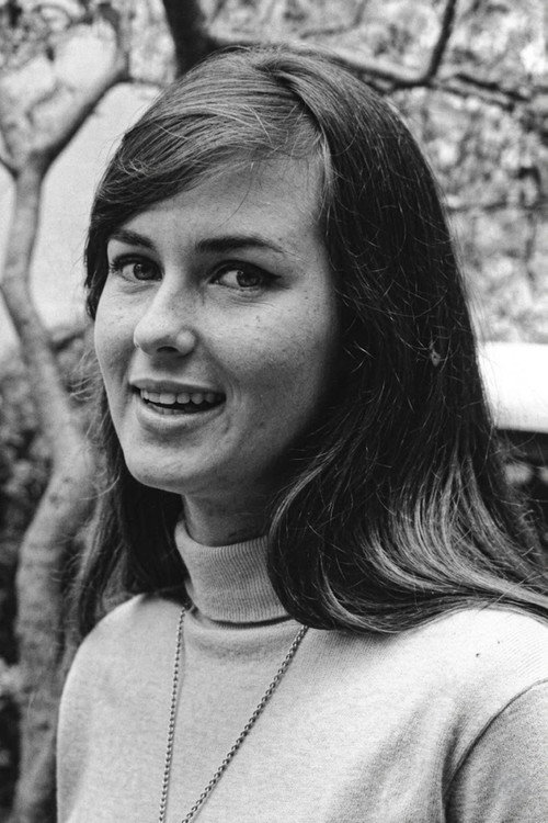 Helô Pinheiro as Ariadne