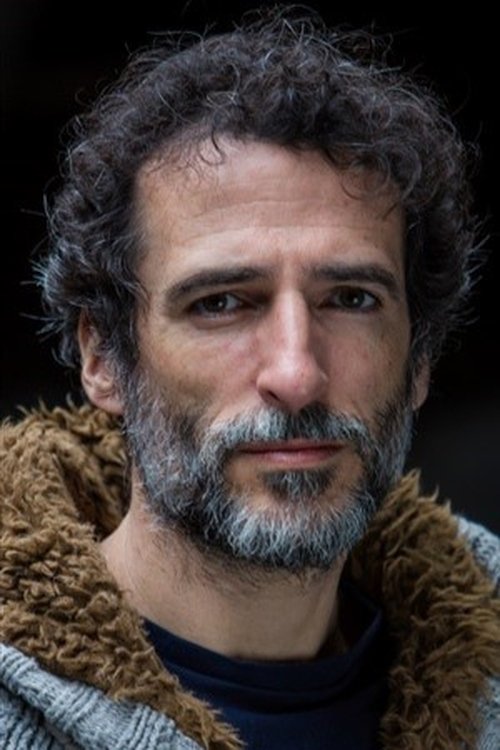 Frédéric Radepont as Robert