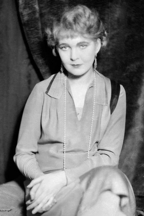 Anna-Lisa Ryding as Connie Löfberg