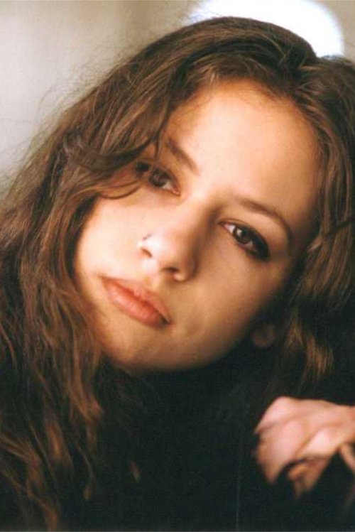 Anna Rombach as Sandra