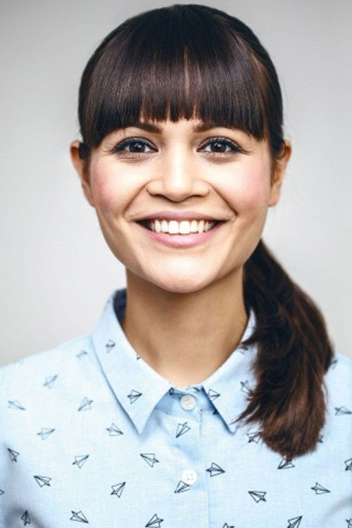 Claire Oelkers as Yildiz