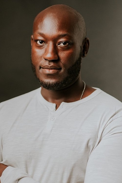 Lionël Ruzindana as Le vigile