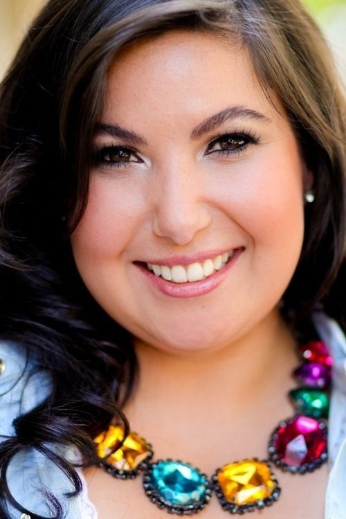 Mariana Xavier as Joice