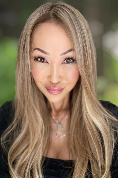 Cora Yamagata as Amy