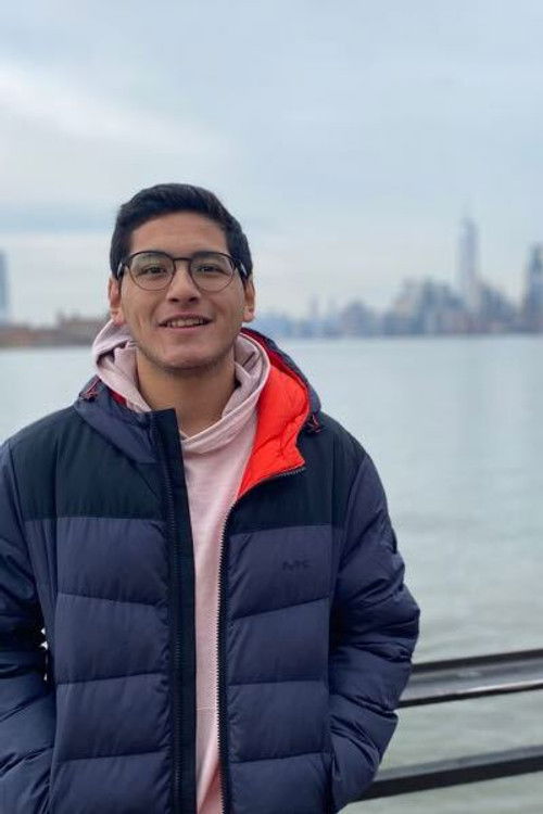 Marko Flores as Amigo del pasado 3