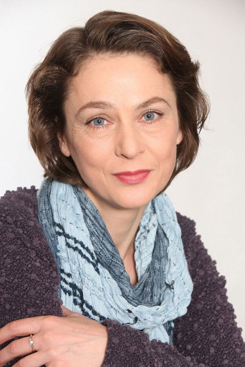 Julya Solovyeva as (соседка Александры, скрывающая младенца)