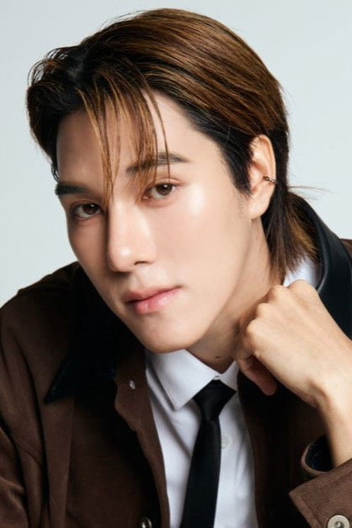 Hirunkit Changkham as 