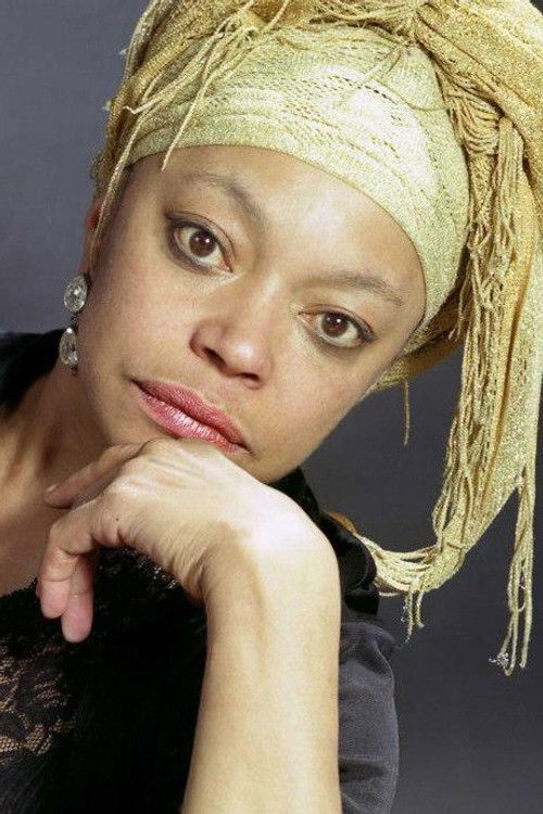 Miriam Goldschmidt as Kunti