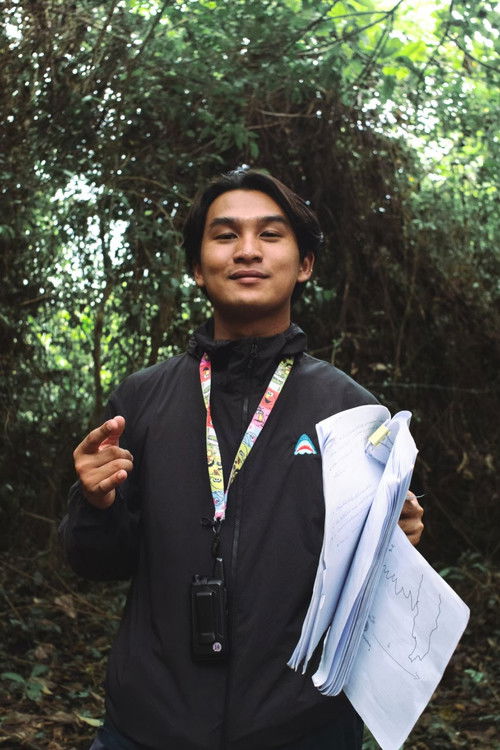 Micky Artchavin as Customer 1