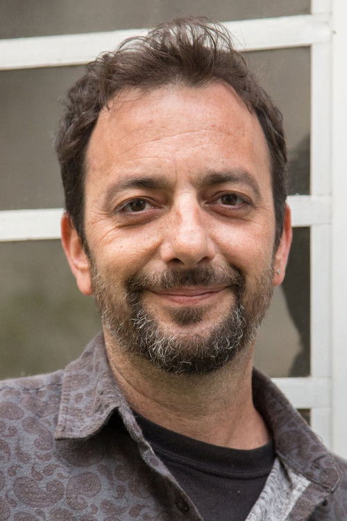 Hernán Rosa as Juez (voz)