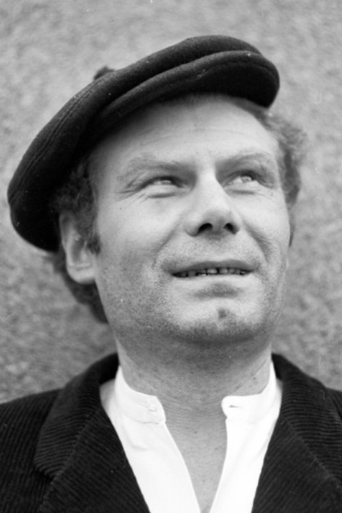 Ryszard Wachowski as Soldier (uncredited)