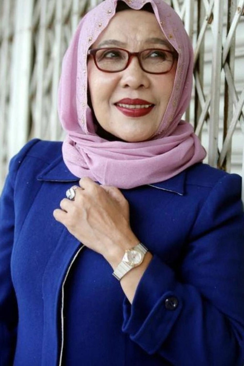 Normah Damanhuri as Mak Jah