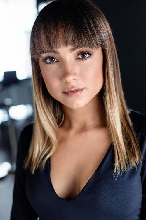 Isabel Dilena as Zoe
