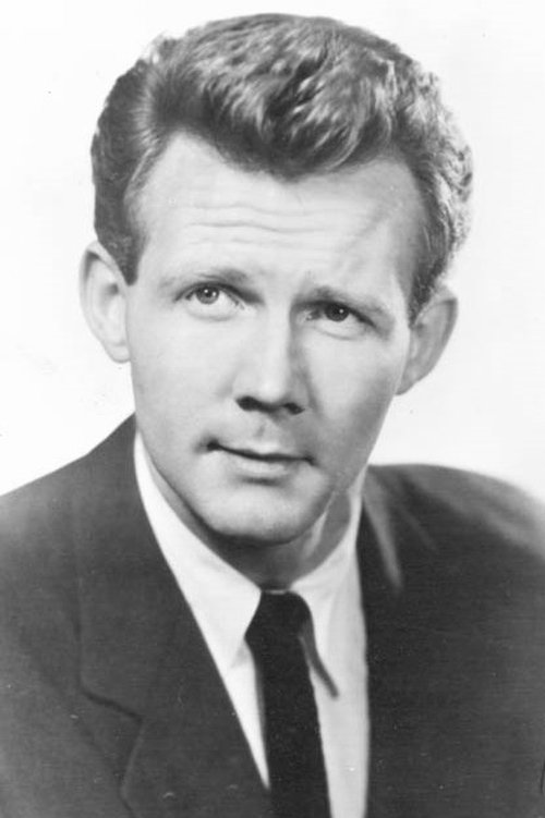 Biff McGuire as Phil Foley