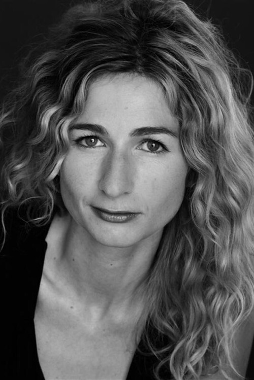 Léonore Confino as Clémence d'Hachicourt