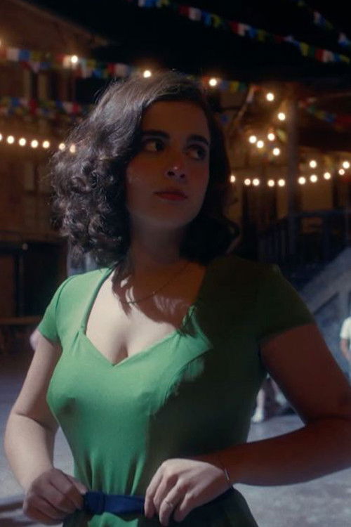 María Eiriz as Julia