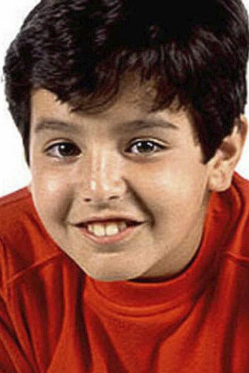 Aaron Guerrero as Chechu