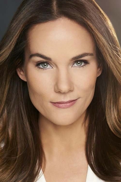 Olivia Allen as Snotty Girl #1