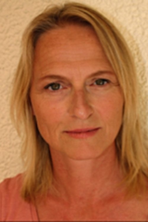 Nadine Emin as Fabienne