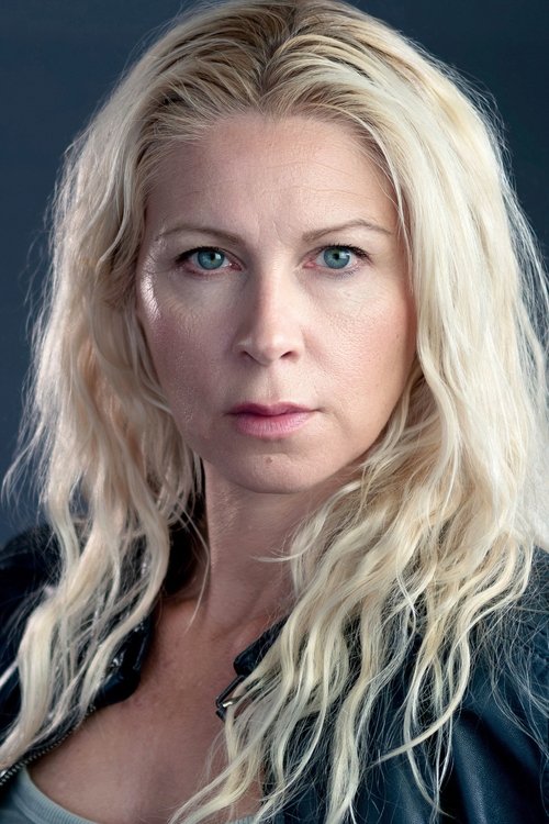 Daisy Kosmider as Frida