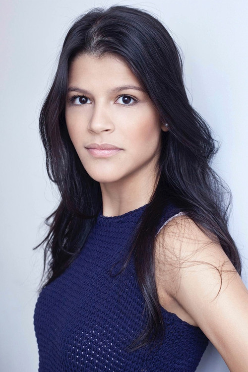 Thaiane Anjos as Theodora (21 Anos)