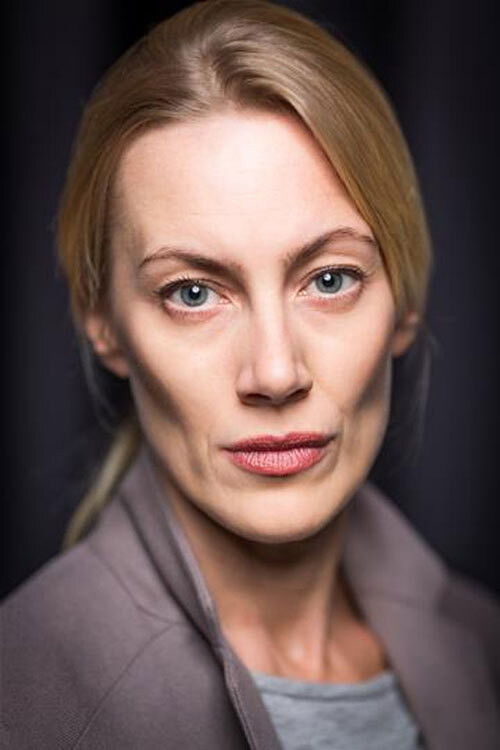 Sara Lewerth as Sanna