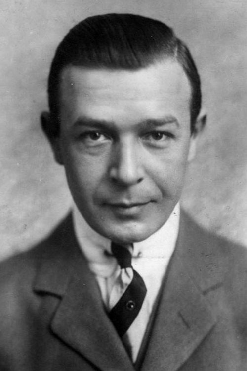 Georg Alexander as Arthur Lenox